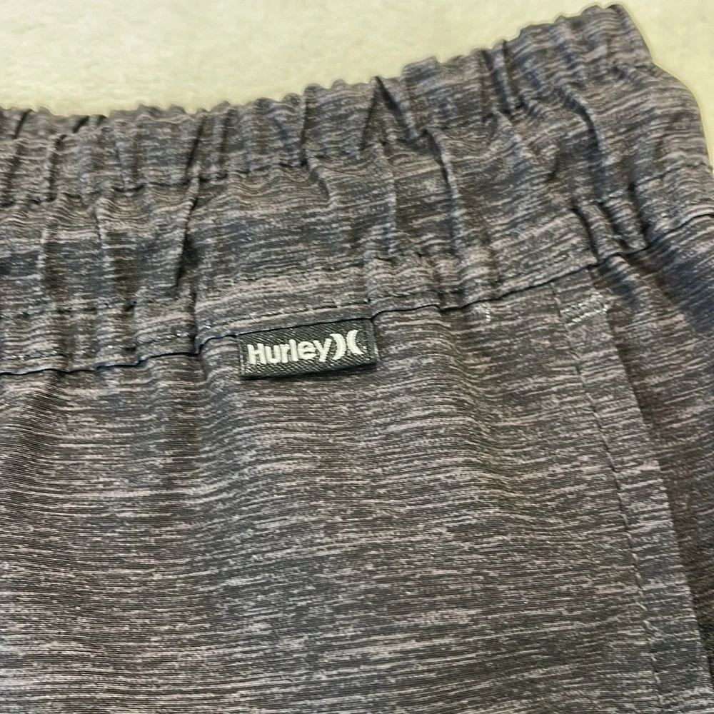 HURLEY SIZE XL , SEE MEASUREMENTS, Men's Black/Gray Shorts